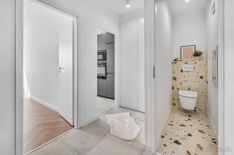 NA PREDAJ ŠTÝLOVÝ 3-IZBOVÝ BYT, KOMPLETNÁ REK., PETRŽALKA - 15