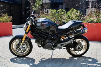 Ducati Monster 1100S - 15