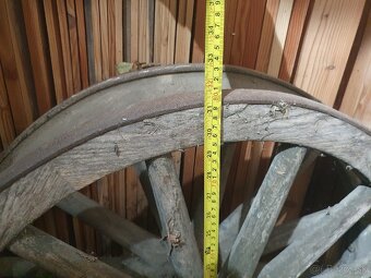 Predam 103 ročné drevene oje z voza z s kovanim z roku 1922. - 15