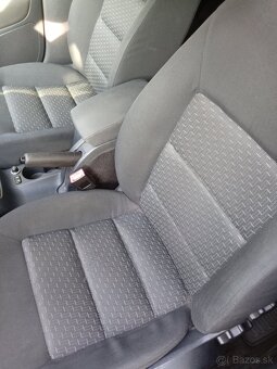 PREDÁM ŠKODA OCTAVIA COMBI1,6 BENZIN r11/2011 KÚP. NA SLOV . - 15