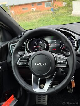 Kia Ceed 1.5 T-GDi 2750km Stav Nového auta rv5/2025 - 15
