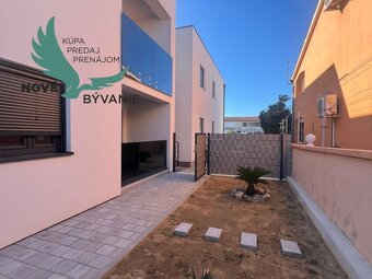 Novostavba apartmánu so záhradou len 200m od mora v Chorváts - 15