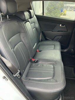 Automobil KIA Sportage 2.0 CRDi VGT 4WD EX A/T - 15
