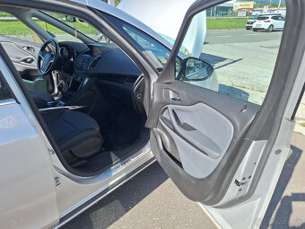 Opel Zafira Tourer 2.0 CDTi ECOTEC 130k Cosmo - 15