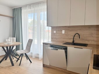 NA PRENÁJOM | 3 izbový byt, strešný s priestrannou terasou - 15