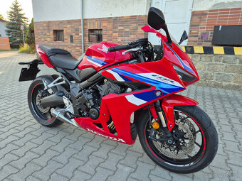 Prodám Honda CBR 650R E-clutch , r. v. 2024, ABS, TC, záruka - 15