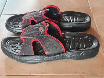 Pánske sandále a šlapky - veľkosť 45 - 15