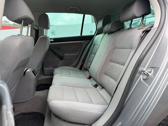 Volkswagen Golf 1.6 FSI Trendline - 15