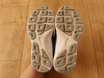 Tenisky NIKE č. 27,5 (vnút. dĺžka 17,7 cm) - TOP STAV. - 15