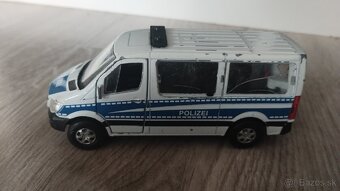 Burago autá - 15