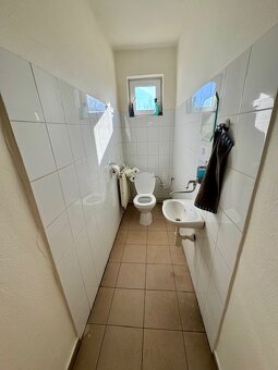 Na predaj výrobno skladový areál výmera 1170 m2 -  Pribeta - 15