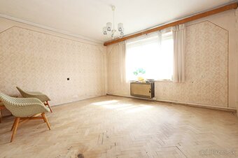 NA PREDAJ: 2-izbový rodinný dom s veľkým pozemkom 805 m² v p - 15