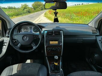 Mercedes-Benz B180 - 15
