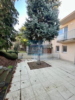 Ponúkam na predaj veľký 5- izbový rodinný dom v Pezinku v ti - 15
