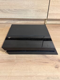 PS4 500GB , ovládače , hry , PS4 kamera , slúchadlá A ĎALŠIE - 15