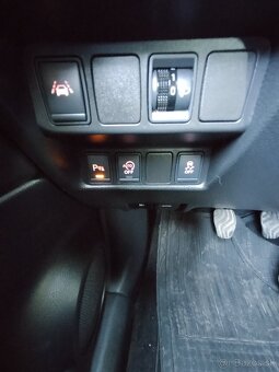 Nissan Qashqai 1,2 DIG-T benzín - 15