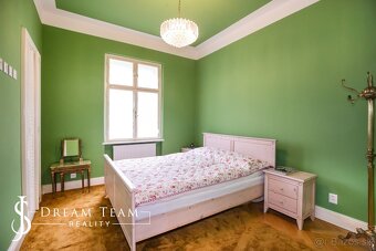 Štýlový byt s garážou a pozemkom, centrum Banská Bystrica - 15