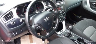 Kia Cee´d SW 1.6 GDI Silver 99kw r.2017 - 15