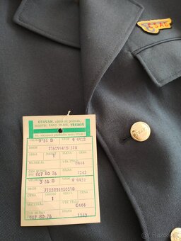 RETRO uniformy ČSAD s visačkami a odznakmi-nález z pody - 15