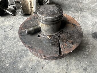 Predám DIELY motora ČZ 250/455 - 15