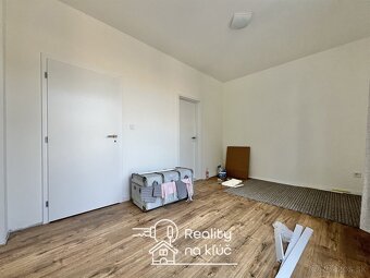 Na prenájom novostavba 3-izbový rodinný dom s bazénom a záhr - 15