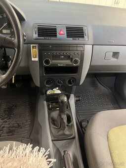 Fabia 1.4 MPi RV:2001 Ťažne - 15