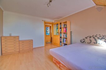 Na predaj dva byty, garáž, dvor, terasa, centrum mesta Veľký - 15