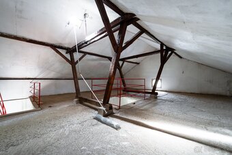 Ponúkame na predaj budovu / skladový priestor v Strážskom - 15