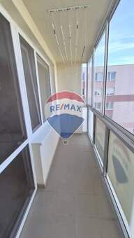 Garsónka 30 m2 v centre Brezová pod Bradlom - 15