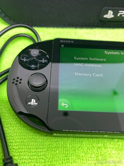 PS VITA PCH-2016 - LCD displej +8gb karta - 15