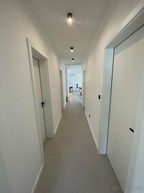 4 izbový byt komplet zariadený penthouse(132m2) - 15