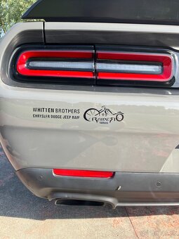 Dodge Challenger 5,7 HEMI — rok 2017 — 276 kW — manuál - 15