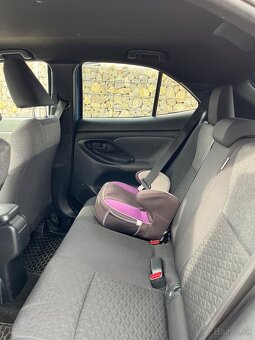 Predám Toyota Yaris Cross benzin - 15