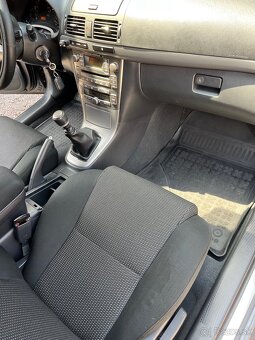 Toyota Avensis combi 2.2 D4D, r. v. 2007, 110kW - 15