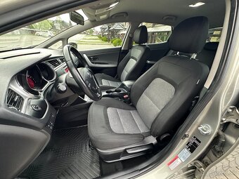 KIA Cee’d Hatchback 74kw Manuál - 15