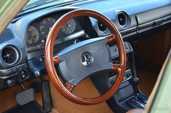 Mercedes-Benz W123 300D 1976 - 15