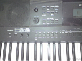 Klavír Yamaha E 453 - 15