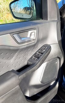 Predám  Ford Kuga 2.5 Duratec PHEV 225k Titanium CVT - 15