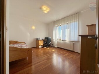 Na predaj rodinný dom s veľkou záhradou - 15