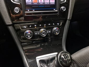 VW Golf 7 2,0 TDI 110kW Highline Combi Panorama Bi-xenon - 15