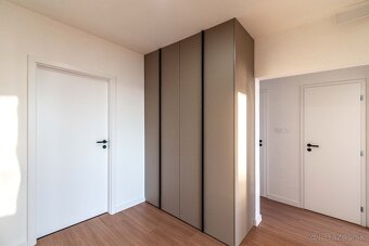 Dizajnový 3 izbový byt po kompletnej rekonštrukcii, loggia - 15