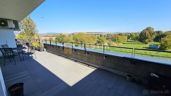 Krásny, kompletne zariadený 2-izbový byt s terasou a parkov - 15