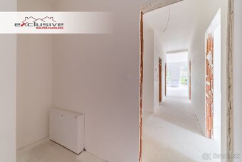 3 IZBOVÝ BYT – TRNKOV, 89 M2, KRYTÉ PARK. MIESTO - 15