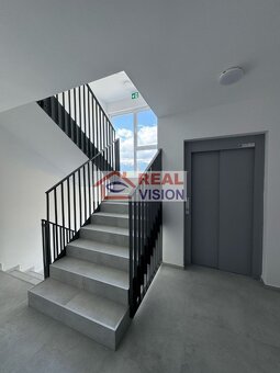 NOVOSTAVBA 2 izbový byt s balkónom, pivničnou kobkou, parkov - 15