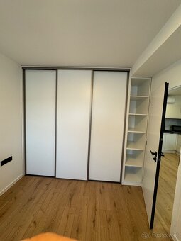 Prenajom 2 izboveho bytu | 2-Room Apartment near city centre - 15