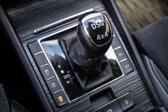 Škoda Superb 2.0 TDI SCR Style 4x4 DSG - 15