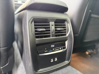 BMW 320d xDrive Touring Luxury 2023, 86 491km, ZÁRUKA - 15