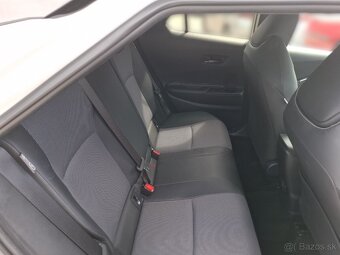 Toyota C-HR 1.8 Hybrid 140k e-CVT FWD EXECUTIVE - 15