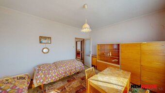 Rodinný dom v pôvodnom stave s pekným slnečným pozemkom 890  - 15