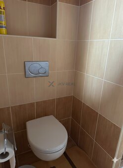 Na predaj poschodový rodinný dom s krásnou záhradkou - 15